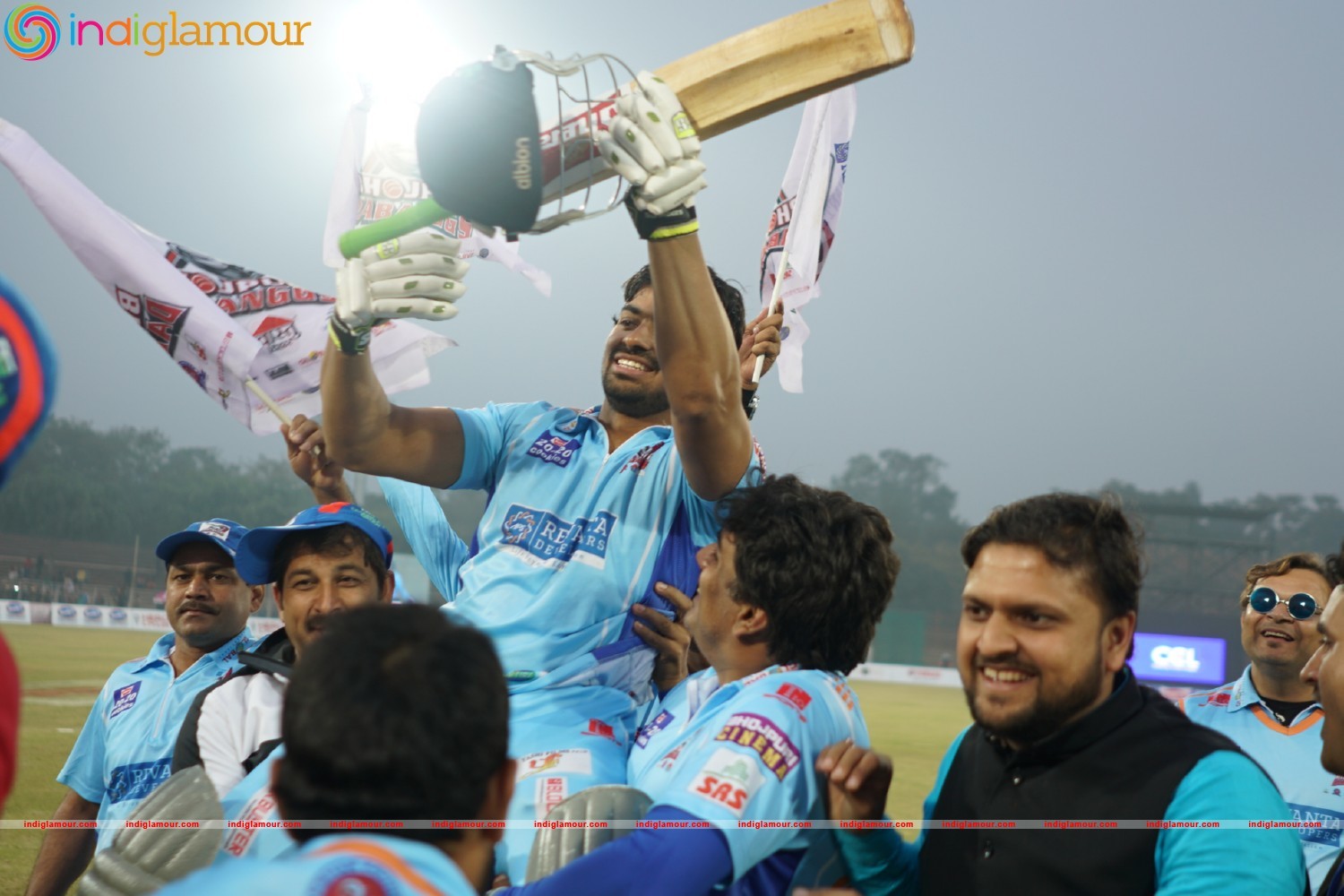 Bhojpuri Dabanggs Vs Mumbai Heroes Event hd photo