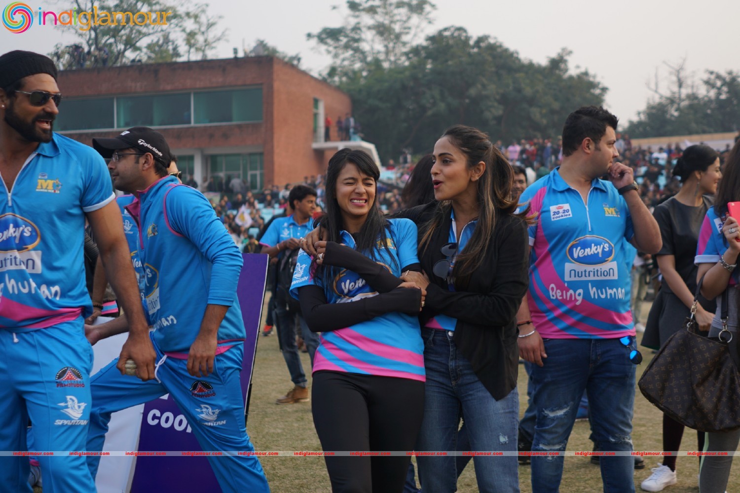 Bhojpuri Dabanggs Vs Mumbai Heroes Event hd photo