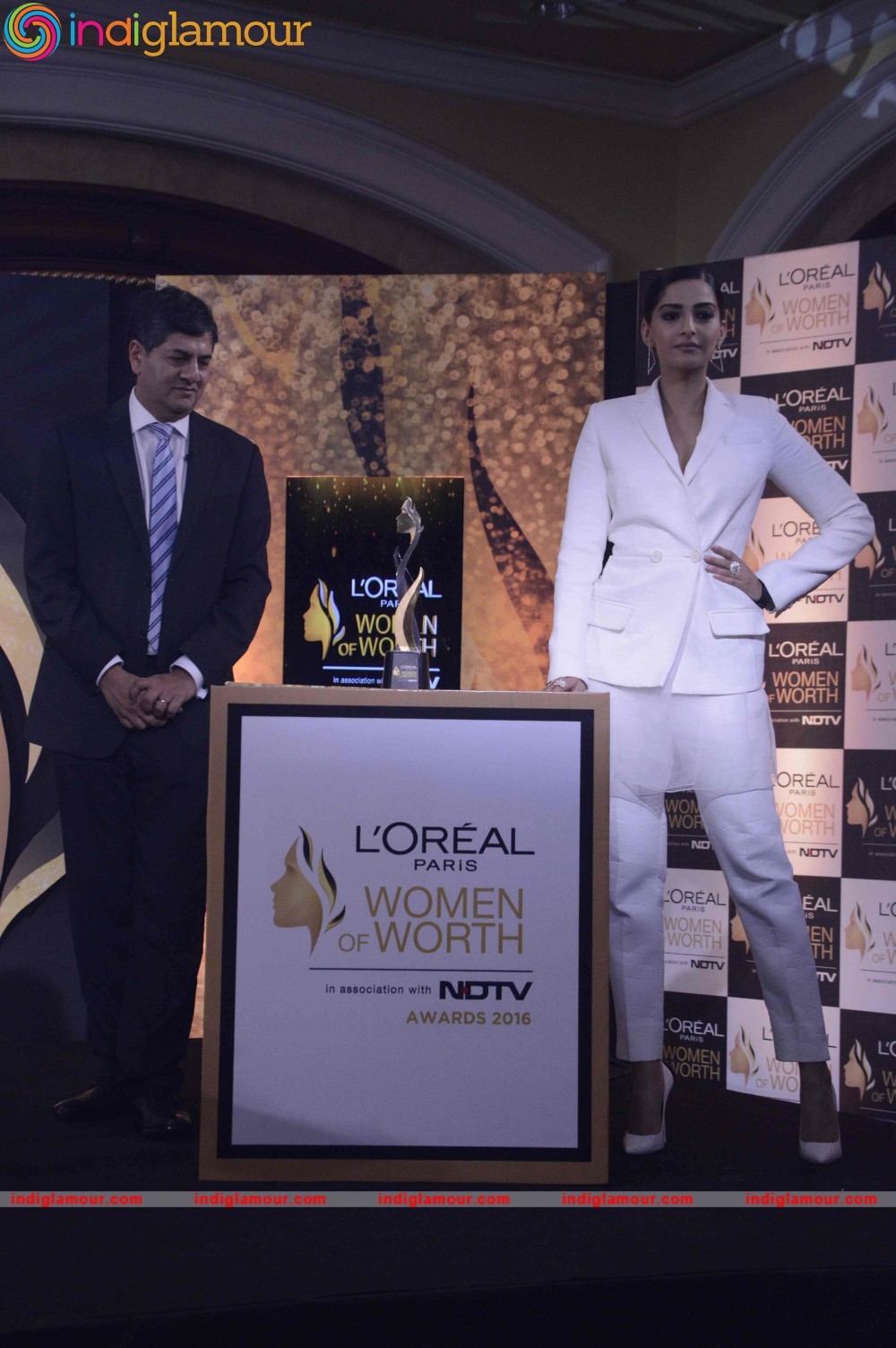 Celebration of Fiery Spirit of the Woman of Worth 2016 Event hd photo