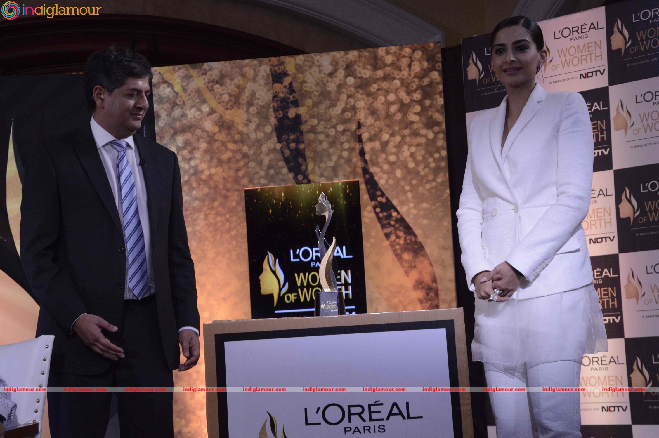Celebration of Fiery Spirit of the Woman of Worth 2016 Event hd photo