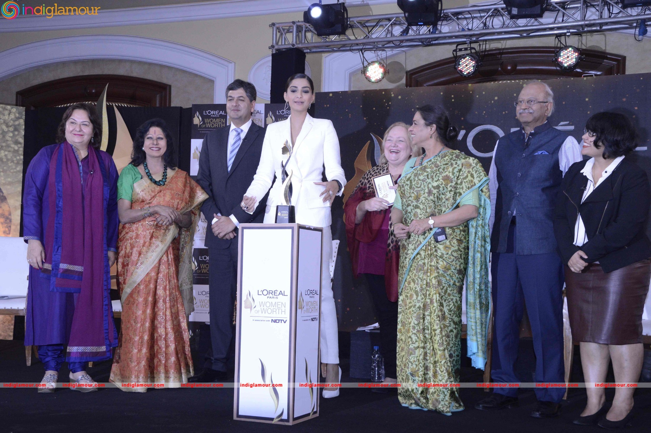 Celebration of Fiery Spirit of the Woman of Worth 2016 Event hd photo