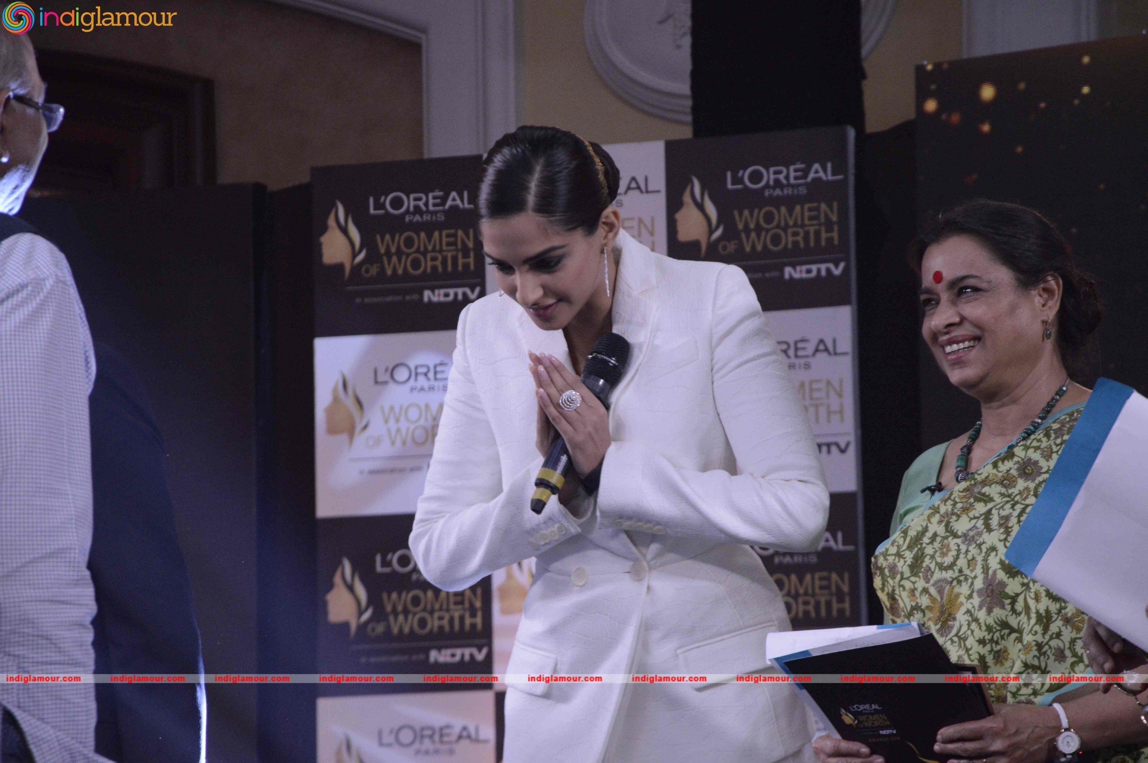 Celebration of Fiery Spirit of the Woman of Worth 2016 Event hd photo