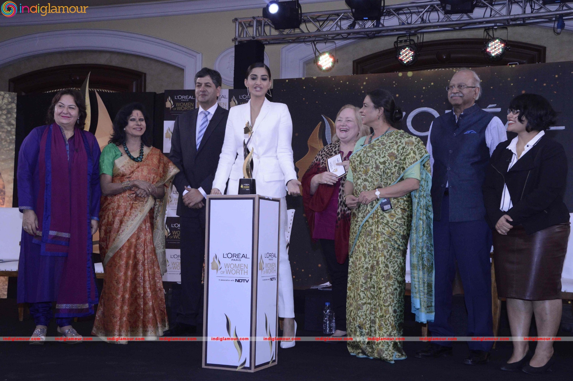 Celebration of Fiery Spirit of the Woman of Worth 2016 Event hd photo