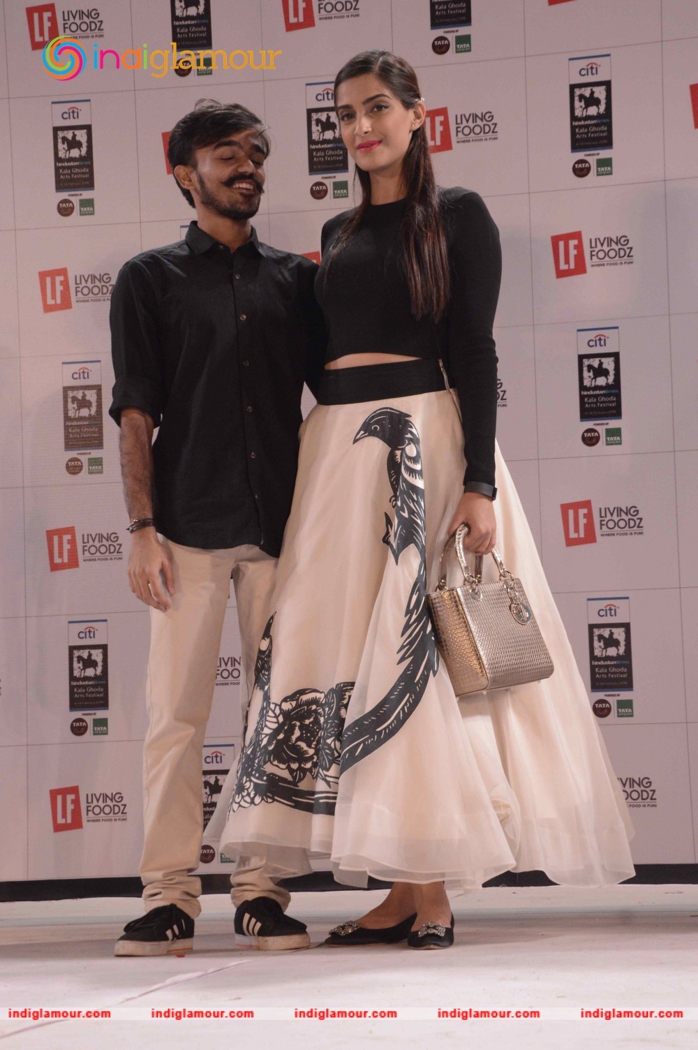 Sonam Kapoor Attends Kala Ghoda Arts Festival 2016 Event hd photo