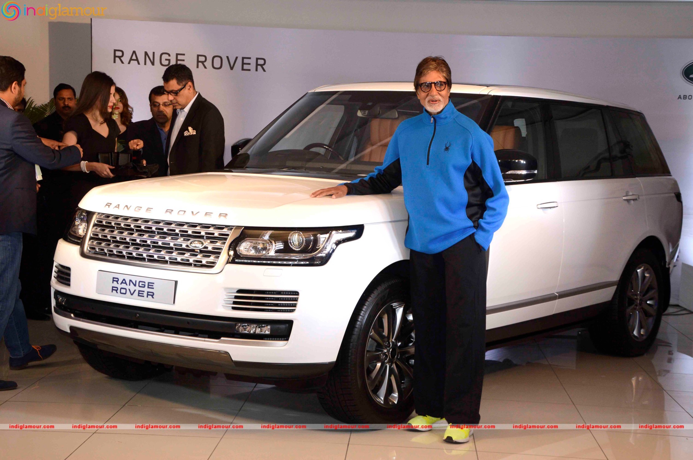 Amitabh Bachchan Attends Delivery Ceremony of Range Rover Event hd photo
