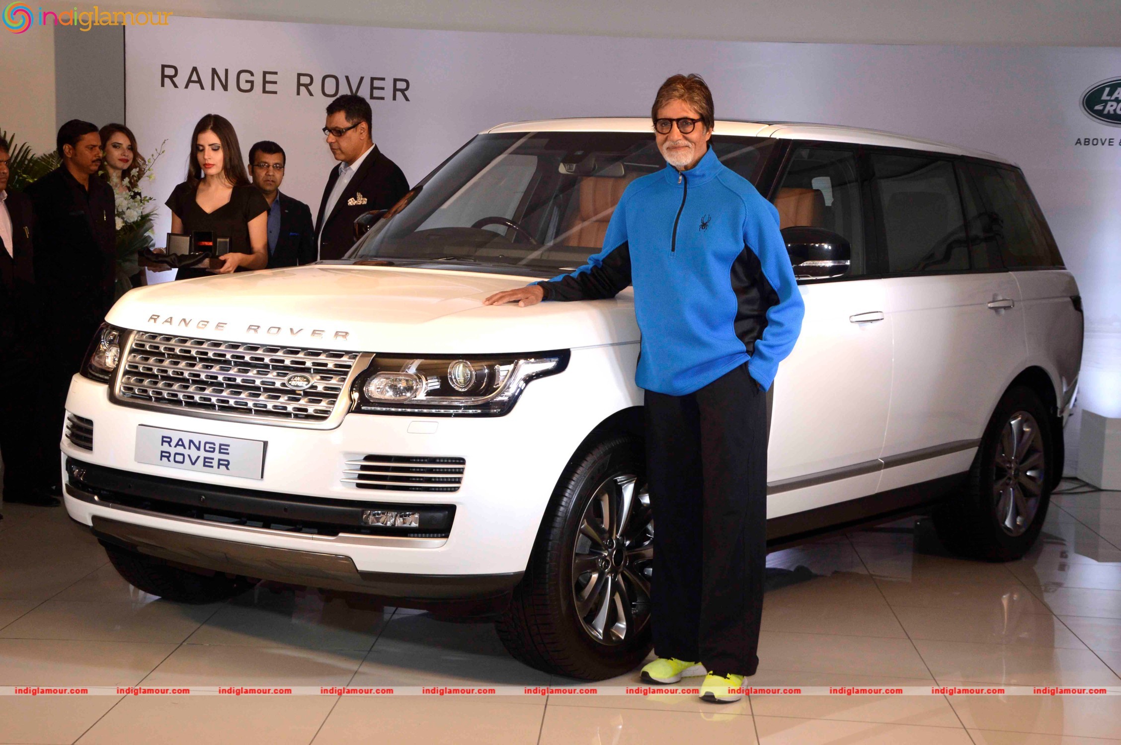 Amitabh Bachchan Attends Delivery Ceremony of Range Rover Event hd photo