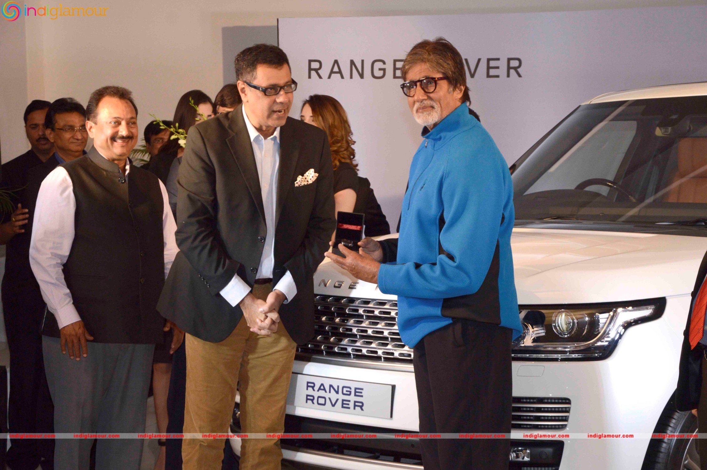 Amitabh Bachchan Attends Delivery Ceremony of Range Rover Event hd photo