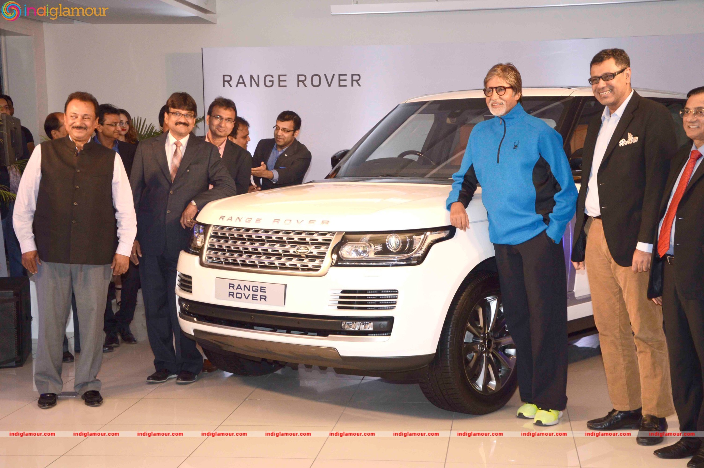 Amitabh Bachchan Attends Delivery Ceremony of Range Rover Event hd photo