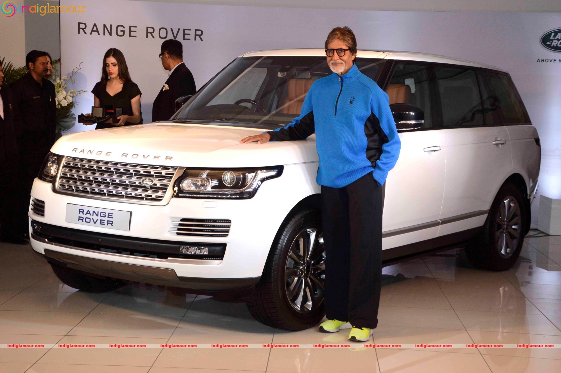 Amitabh Bachchan Attends Delivery Ceremony of Range Rover Event hd photo