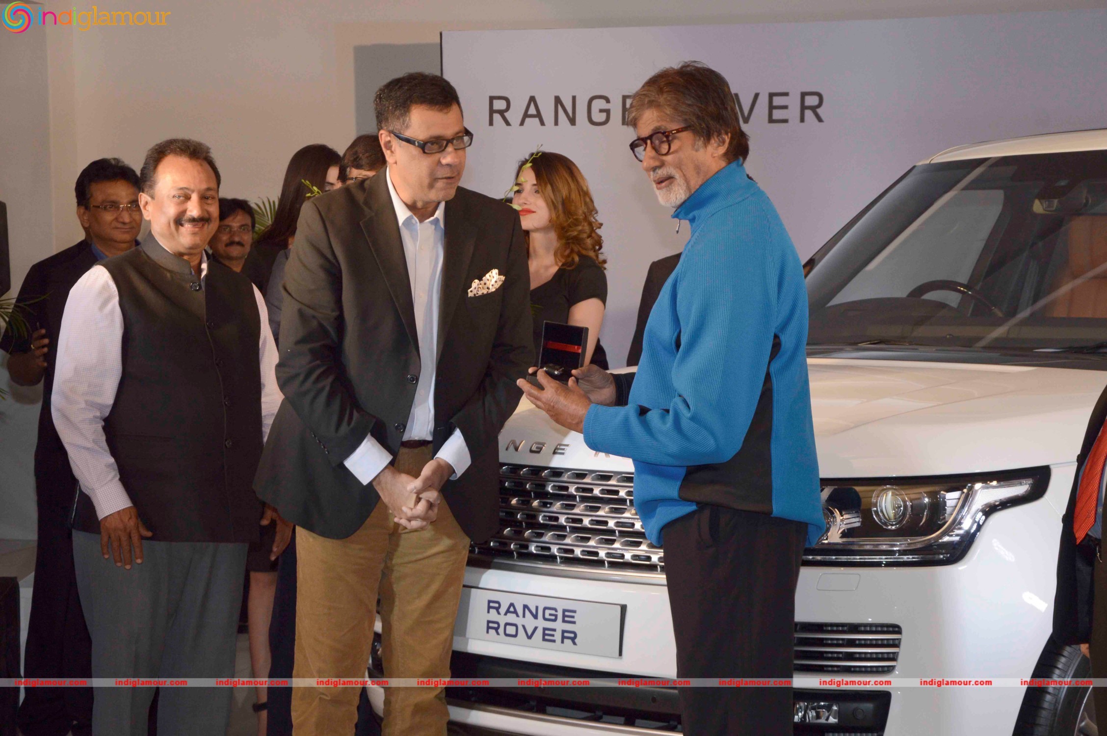 Amitabh Bachchan Attends Delivery Ceremony of Range Rover Event hd photo