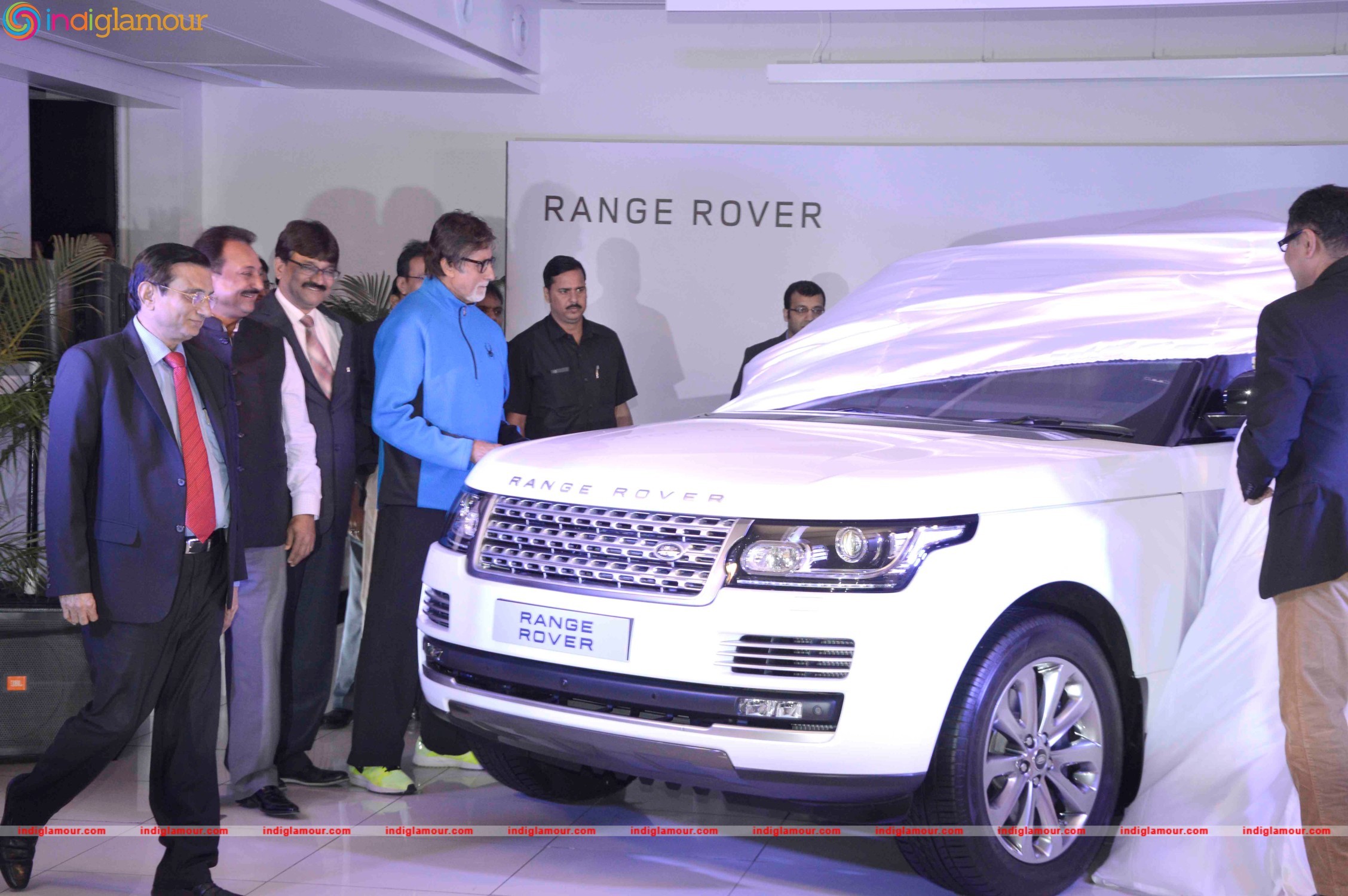 Amitabh Bachchan Attends Delivery Ceremony of Range Rover Event hd photo