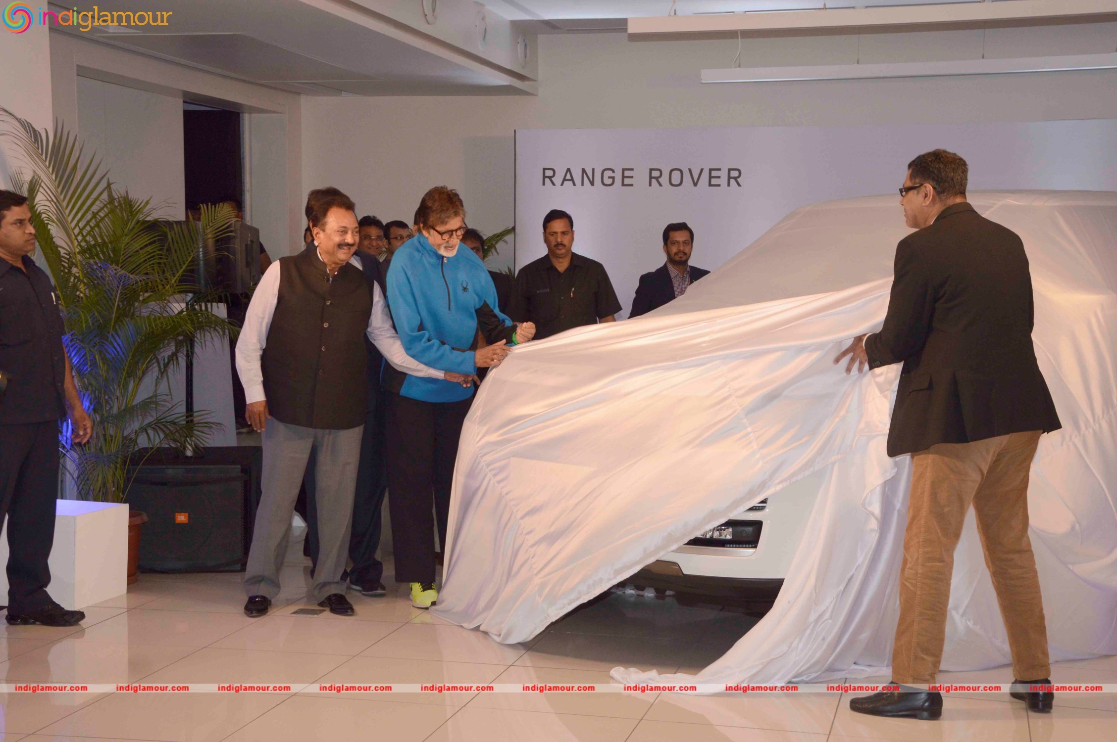 Amitabh Bachchan Attends Delivery Ceremony of Range Rover Event hd photo