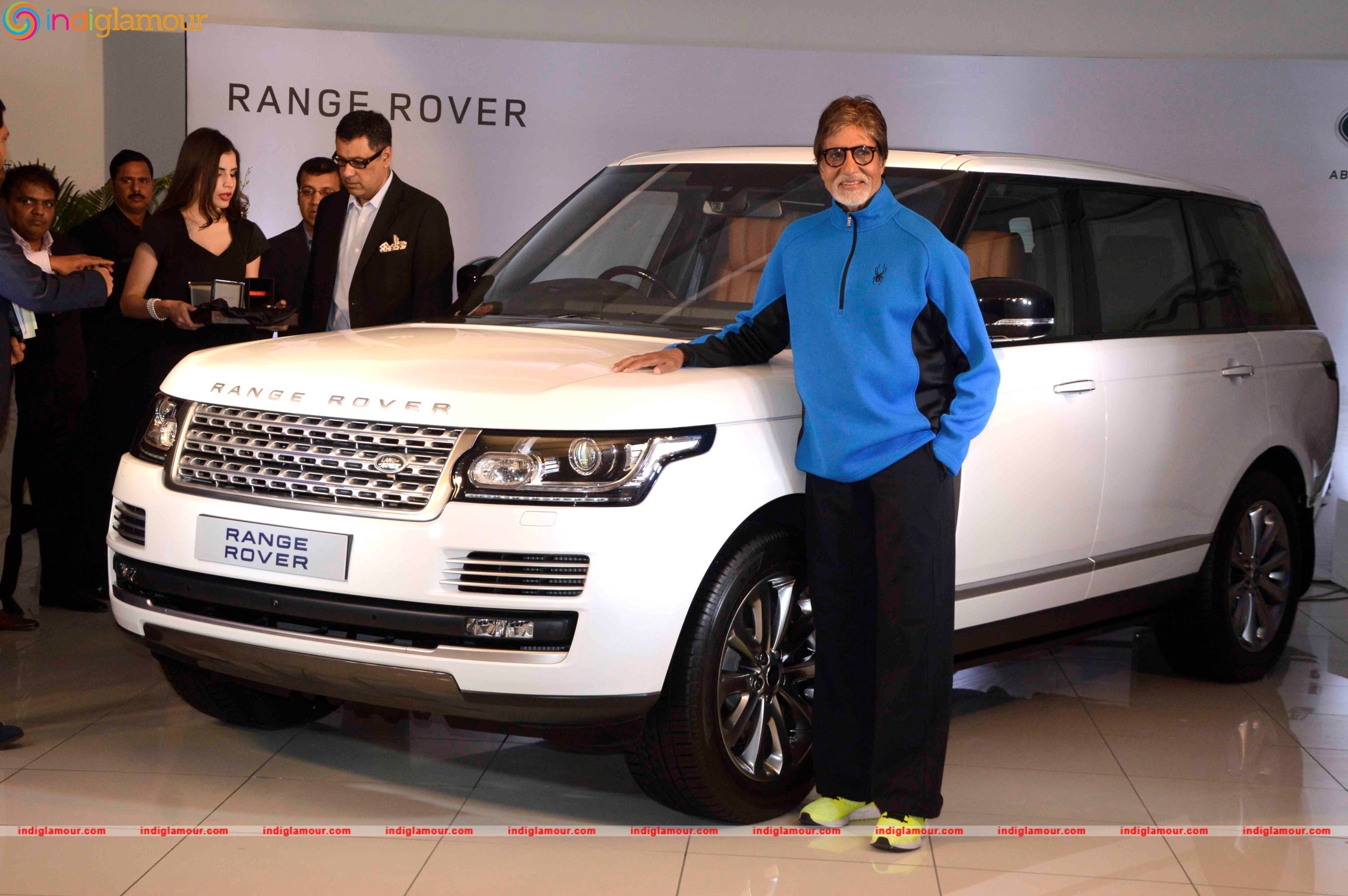 Amitabh Bachchan Attends Delivery Ceremony of Range Rover Event hd photo