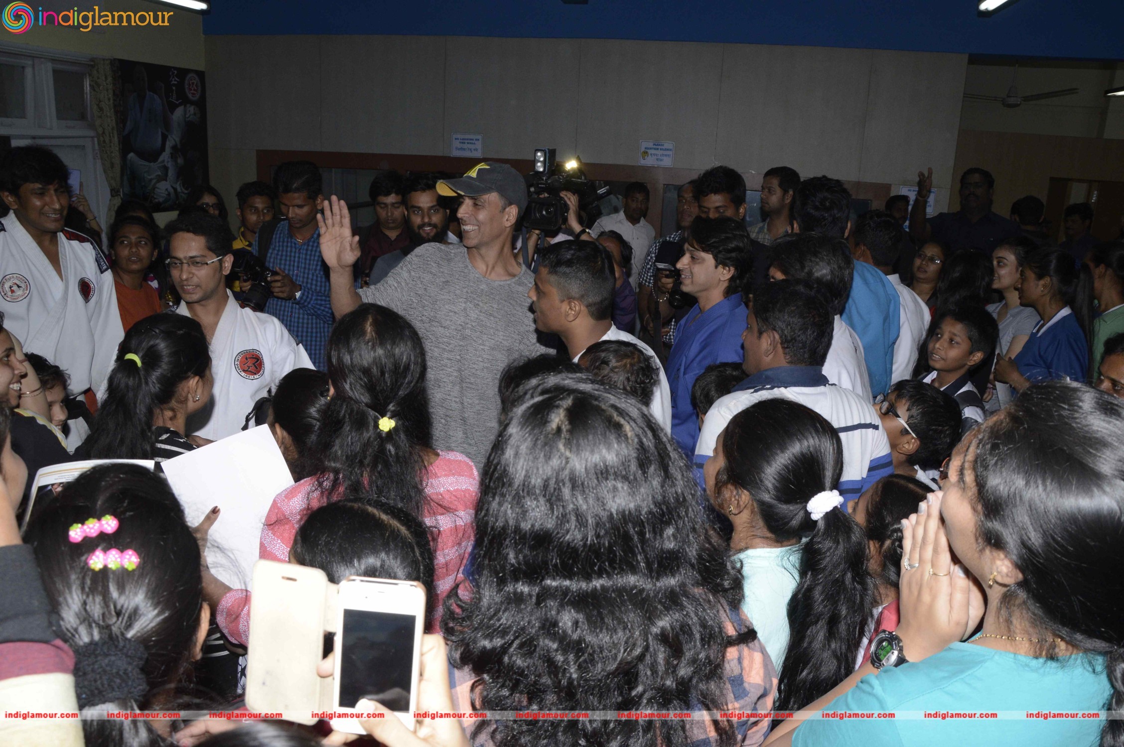 Akshay Kumar,Aditya Thackeray Attend Graduation Ceremony of Womens Self Defense Center Event hd photo