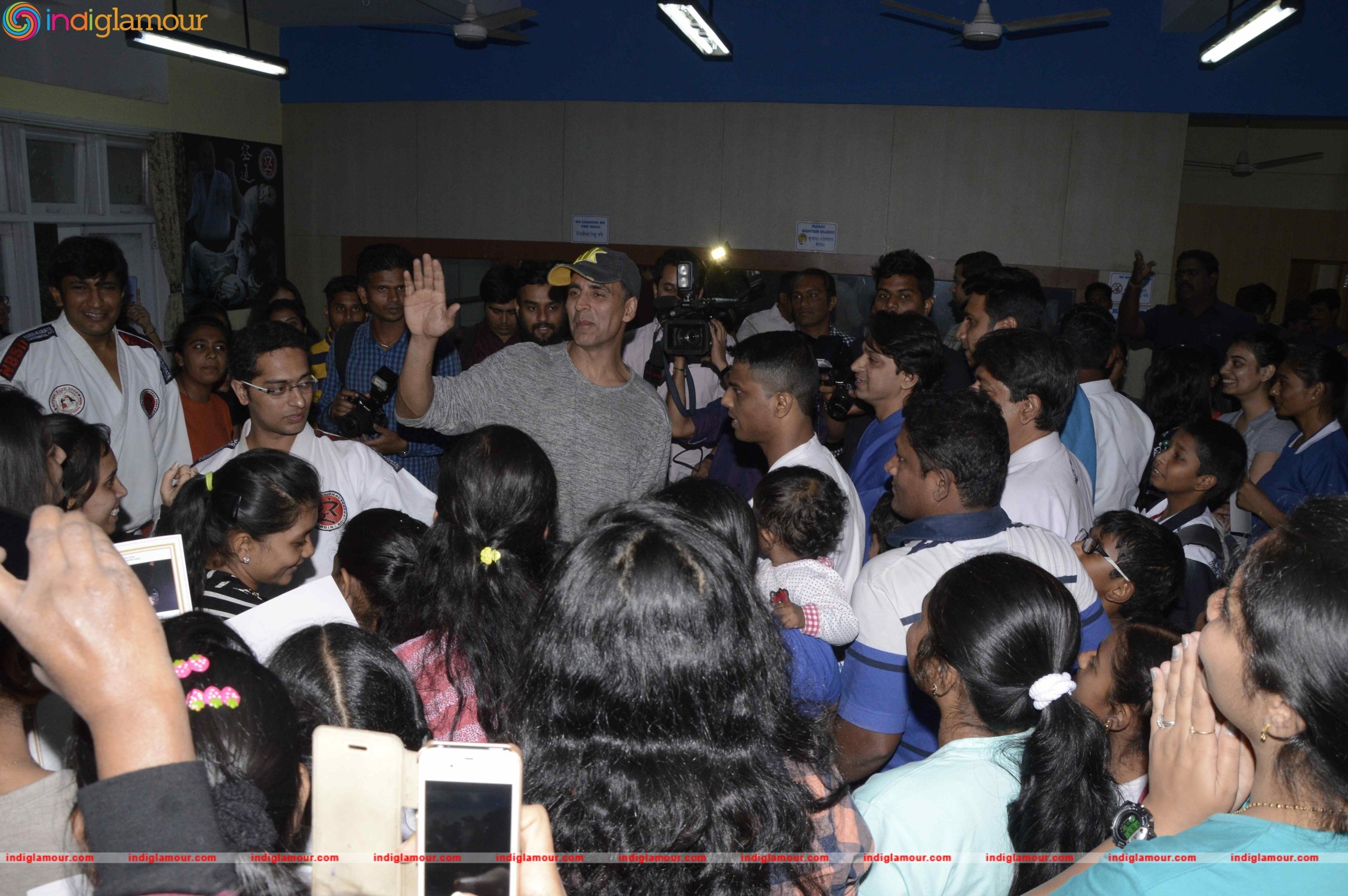 Akshay Kumar,Aditya Thackeray Attend Graduation Ceremony of Womens Self Defense Center Event hd photo
