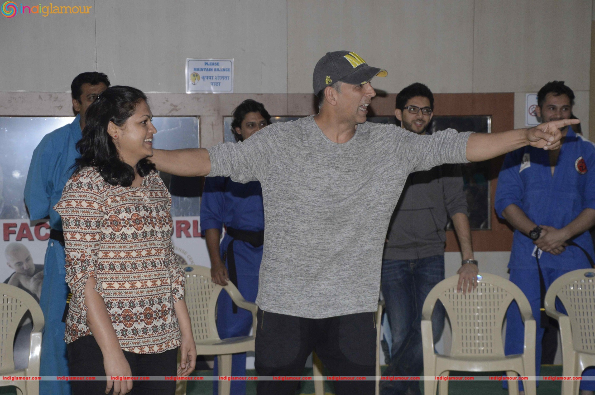 Akshay Kumar,Aditya Thackeray Attend Graduation Ceremony of Womens Self Defense Center Event hd photo