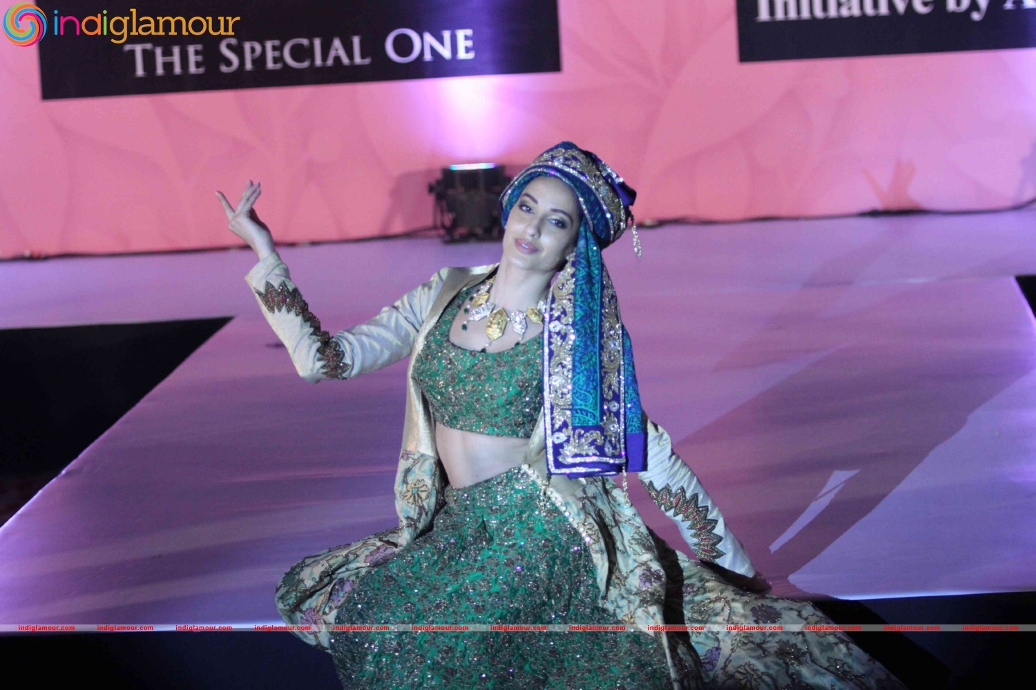 Beti Foundation Fashion Show Event hd photo