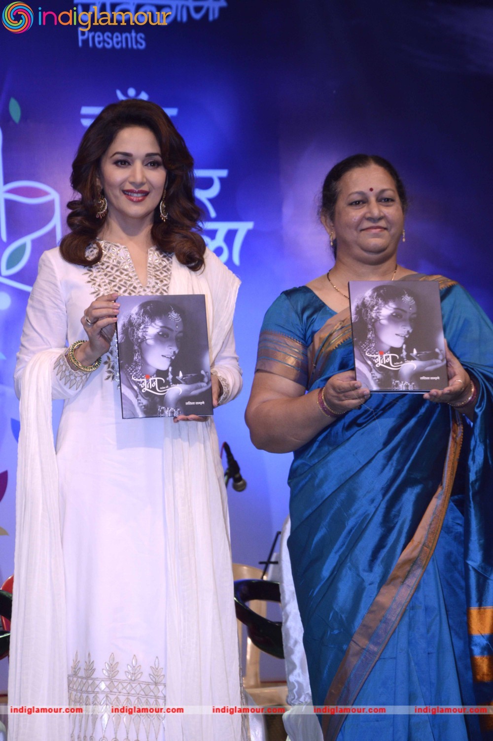 Madhuri Dixit Launches Legend Nutan Biography Event hd photo