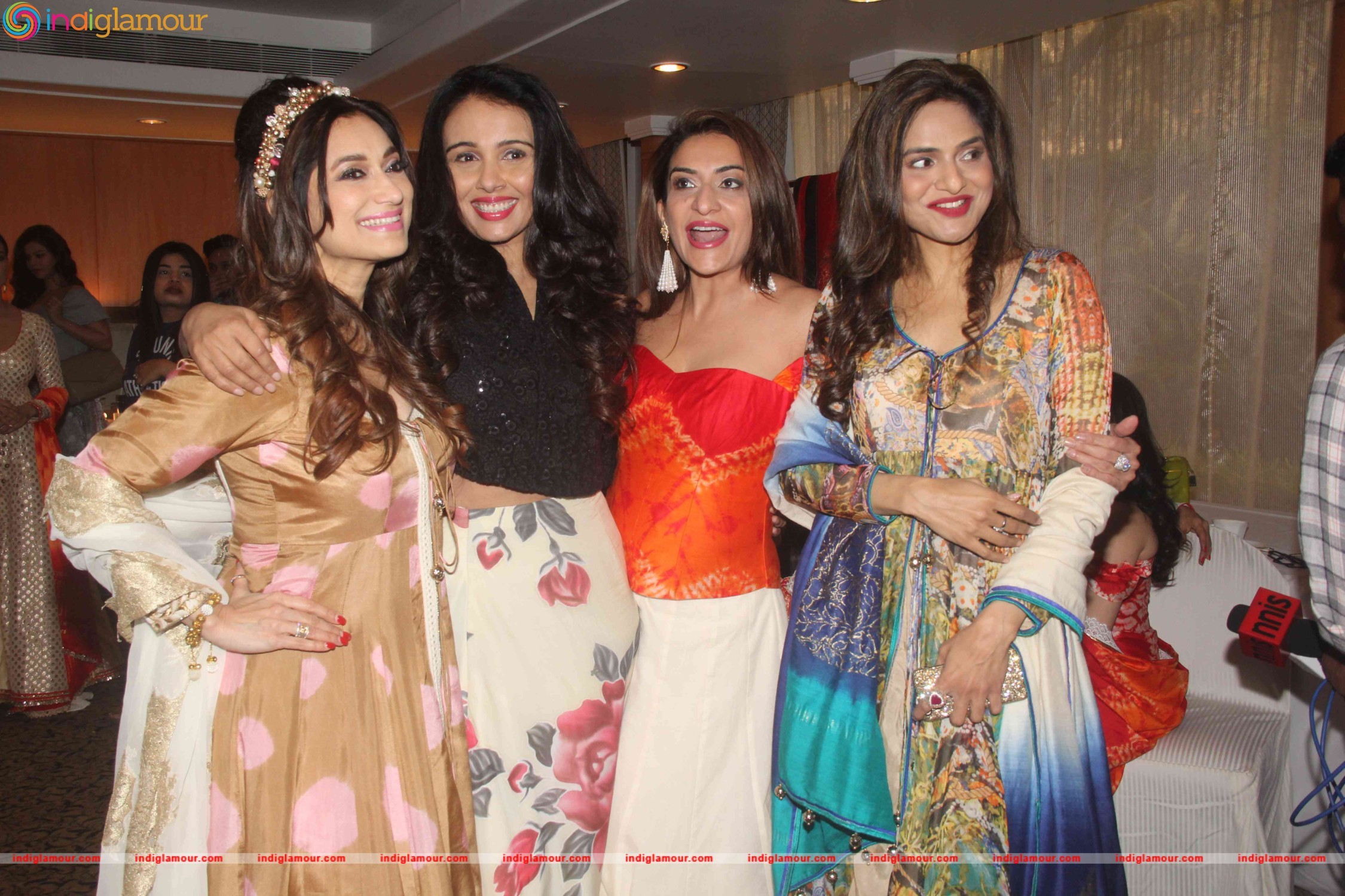 Bollywood Celebrities at Terry Fox Brunch Event hd photo