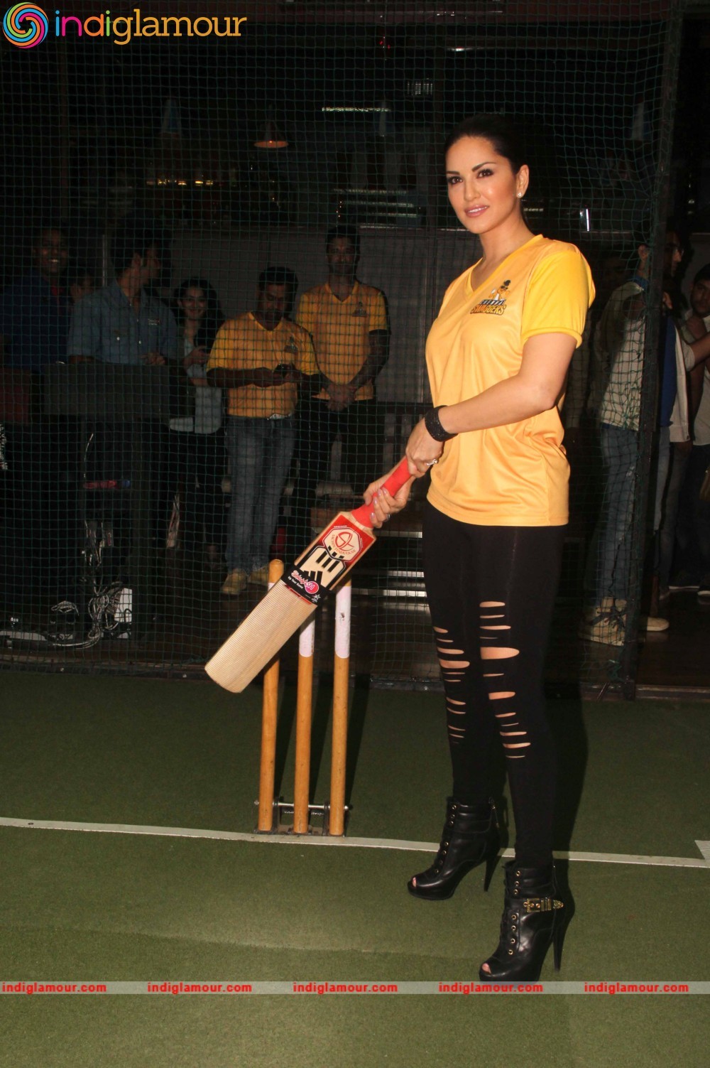 Sunny Leone Unveiled her Swag Squad the Chennai Swaggers at Smaaash Event hd photo