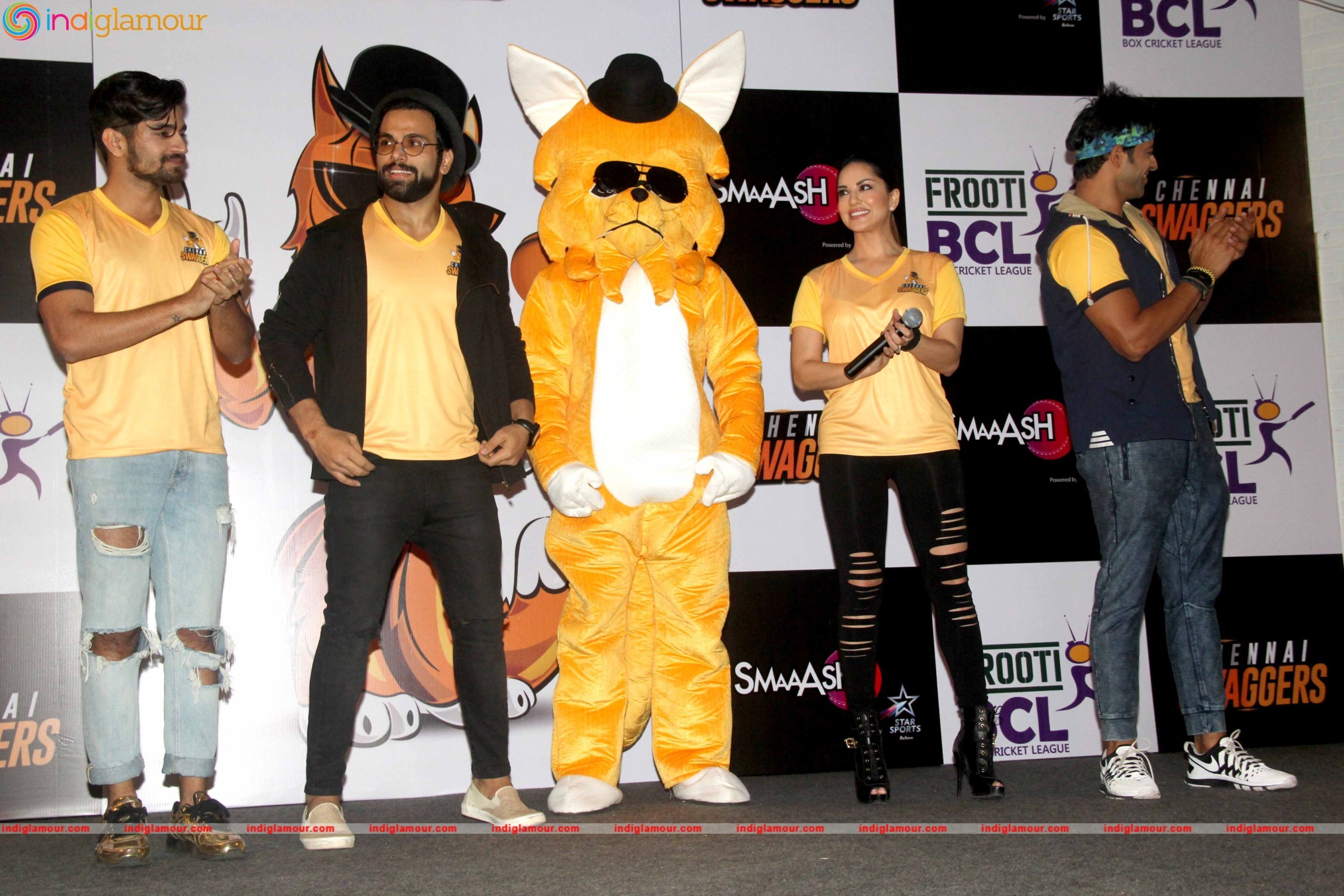 Sunny Leone Unveiled her Swag Squad the Chennai Swaggers at Smaaash Event hd photo