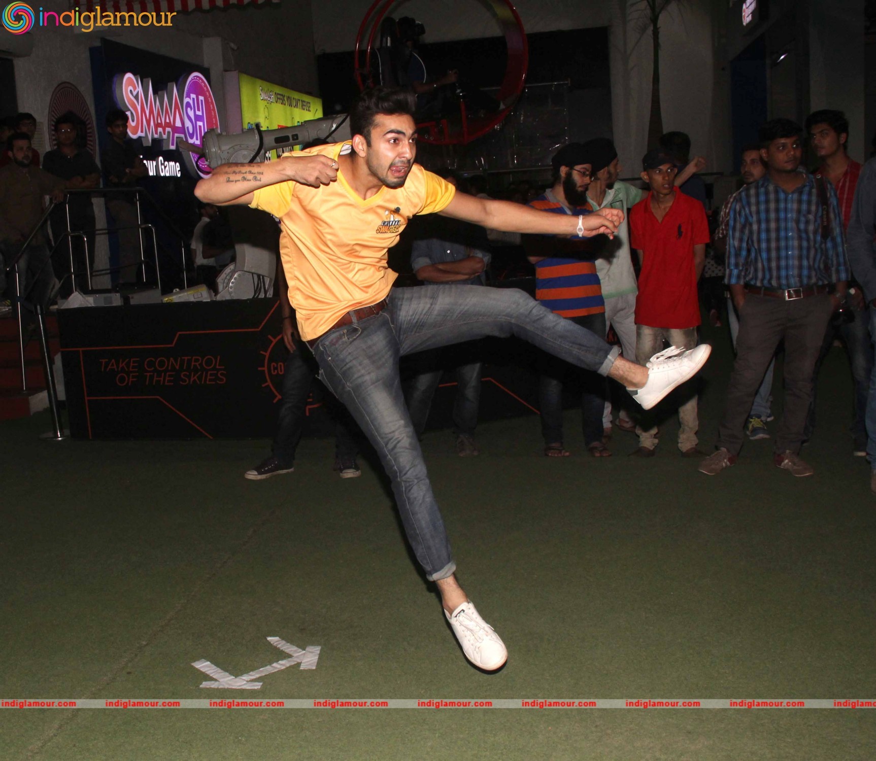Sunny Leone Unveiled her Swag Squad the Chennai Swaggers at Smaaash Event hd photo