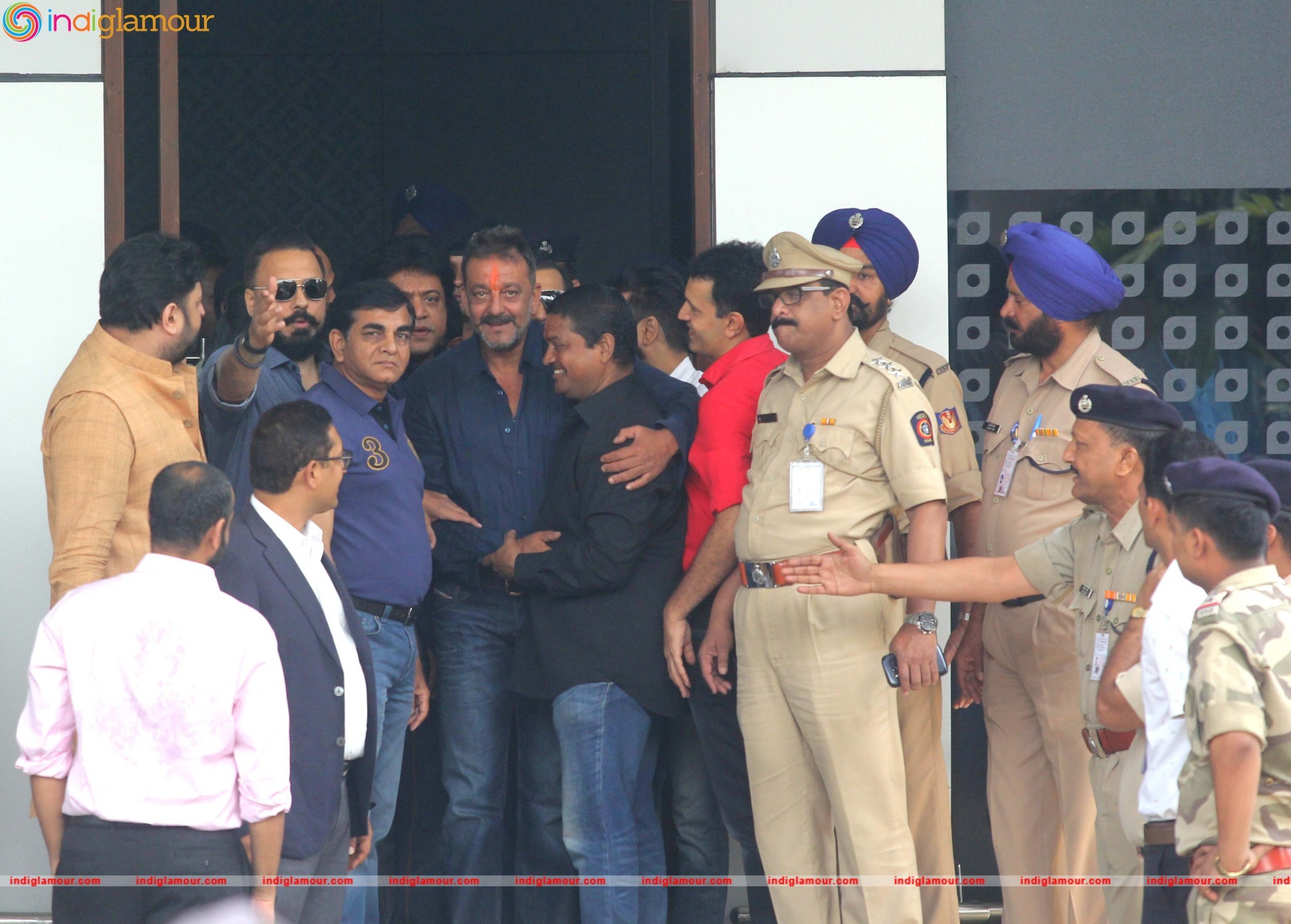 Sanjay Dutt Released from Yerawada Central Jail Event hd photo