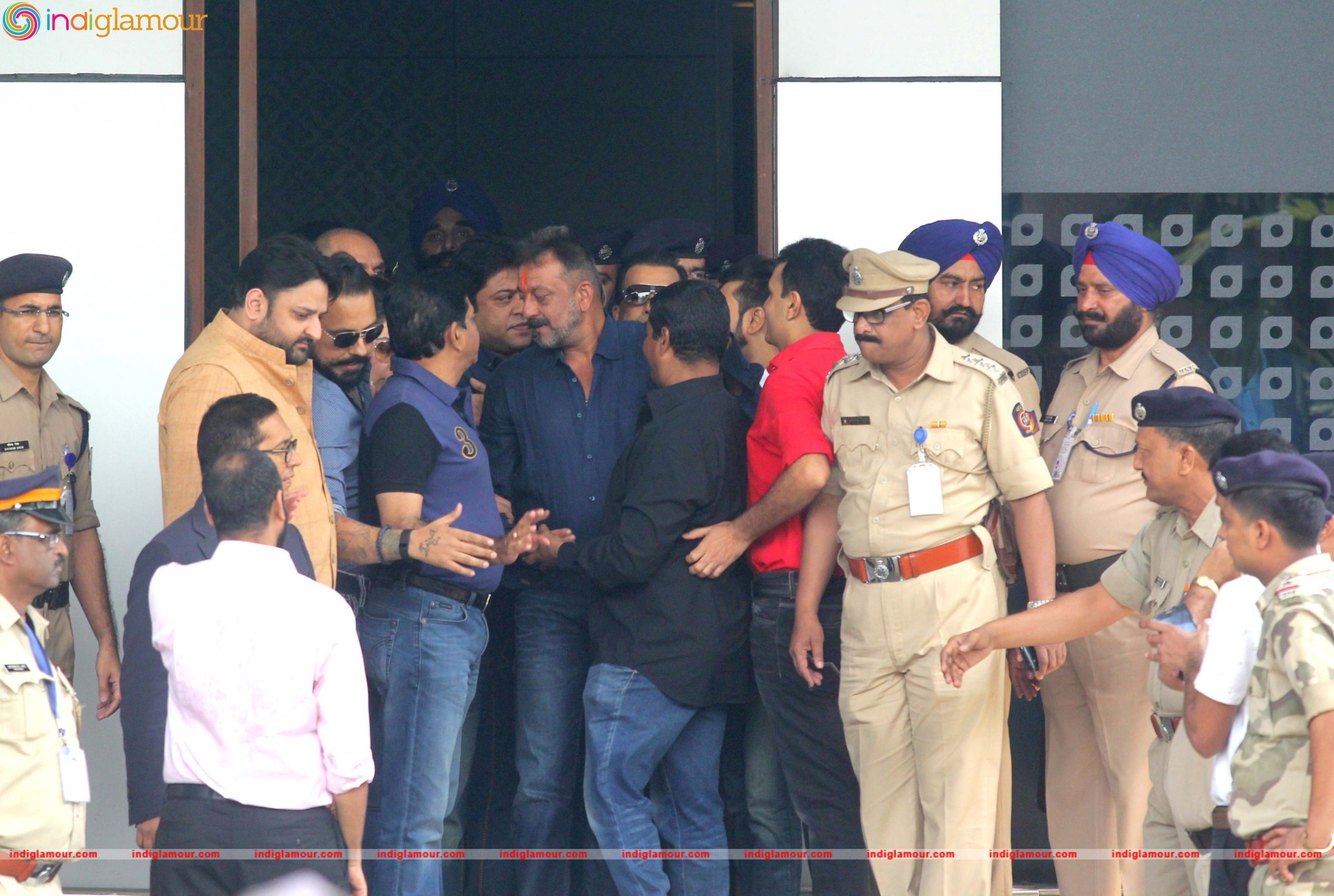 Sanjay Dutt Released from Yerawada Central Jail Event hd photo