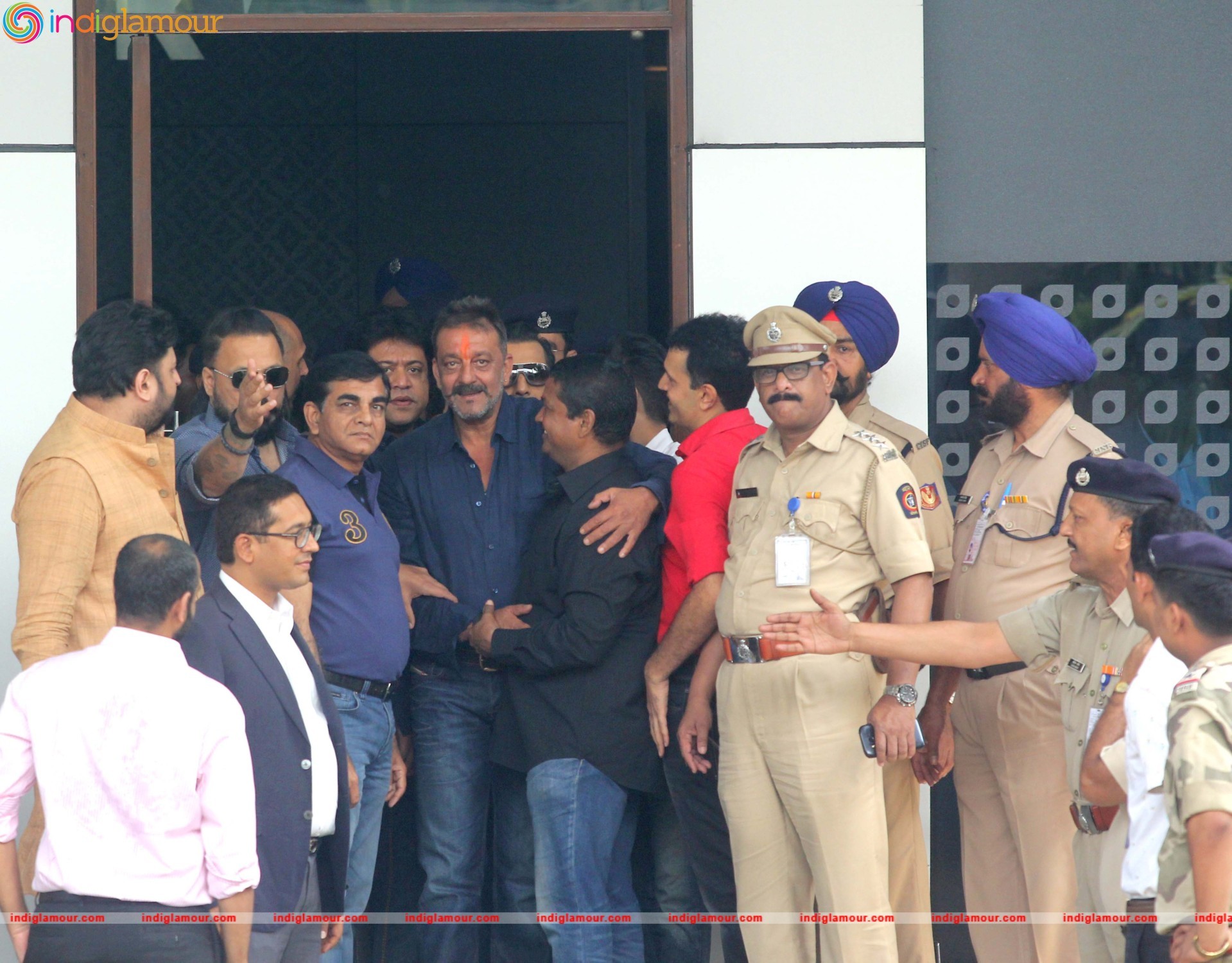 Sanjay Dutt Released from Yerawada Central Jail Event hd photo