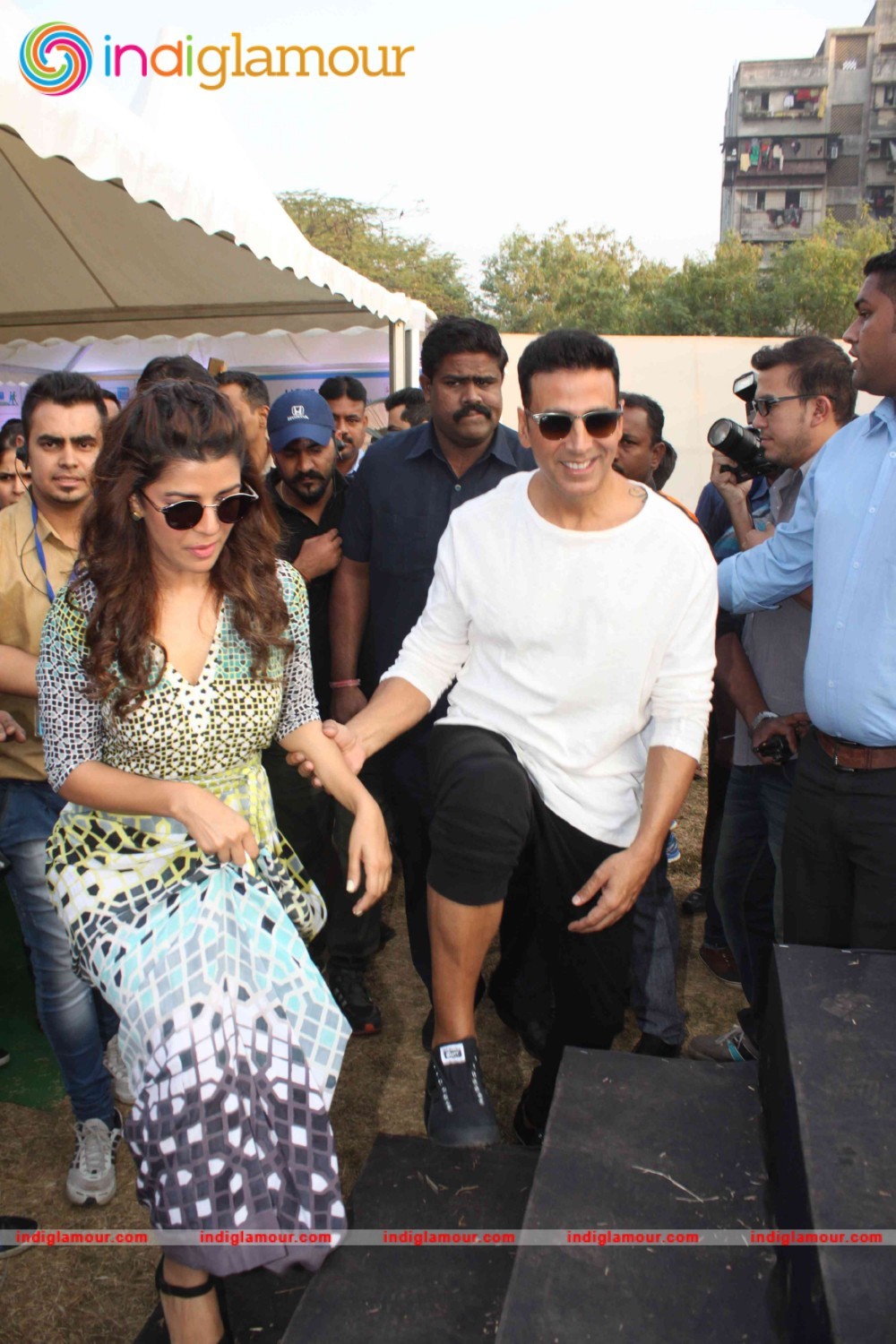 Akshay Kumar and Nimrat Kaur at 4th Max Bupa Walk for Health Event hd photo