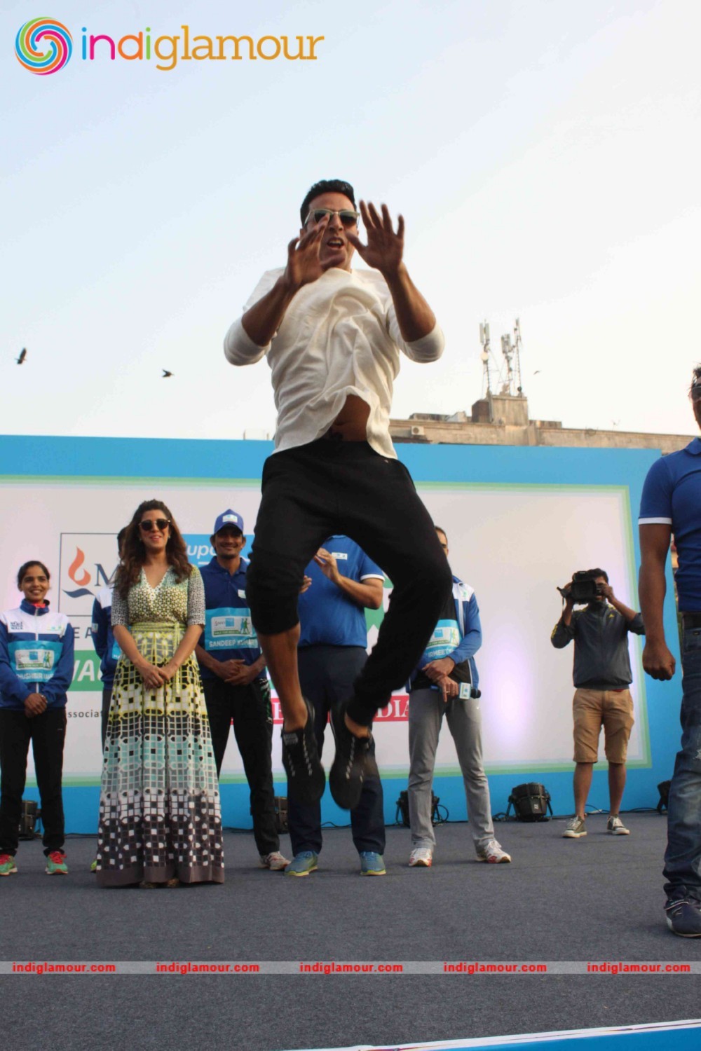Akshay Kumar and Nimrat Kaur at 4th Max Bupa Walk for Health Event hd photo