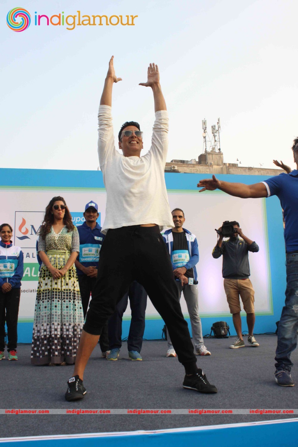 Akshay Kumar and Nimrat Kaur at 4th Max Bupa Walk for Health Event hd photo