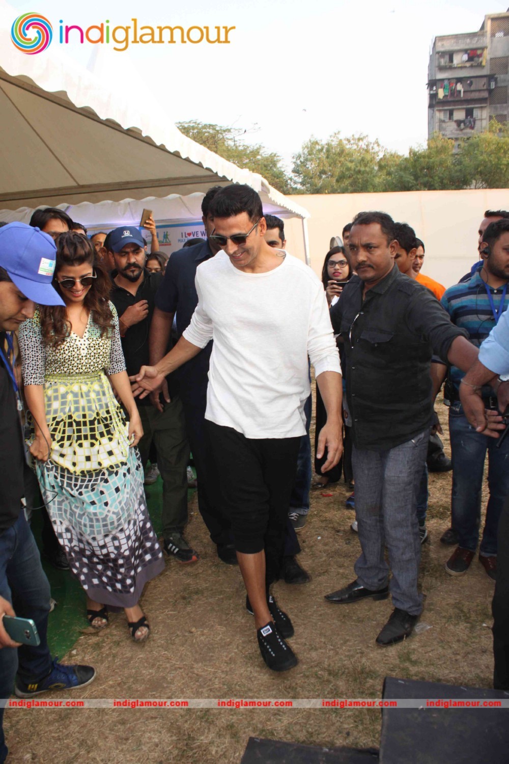 Akshay Kumar and Nimrat Kaur at 4th Max Bupa Walk for Health Event hd photo