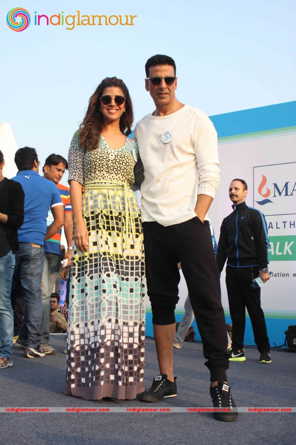 Akshay Kumar and Nimrat Kaur at 4th Max Bupa Walk for Health Event hd photo