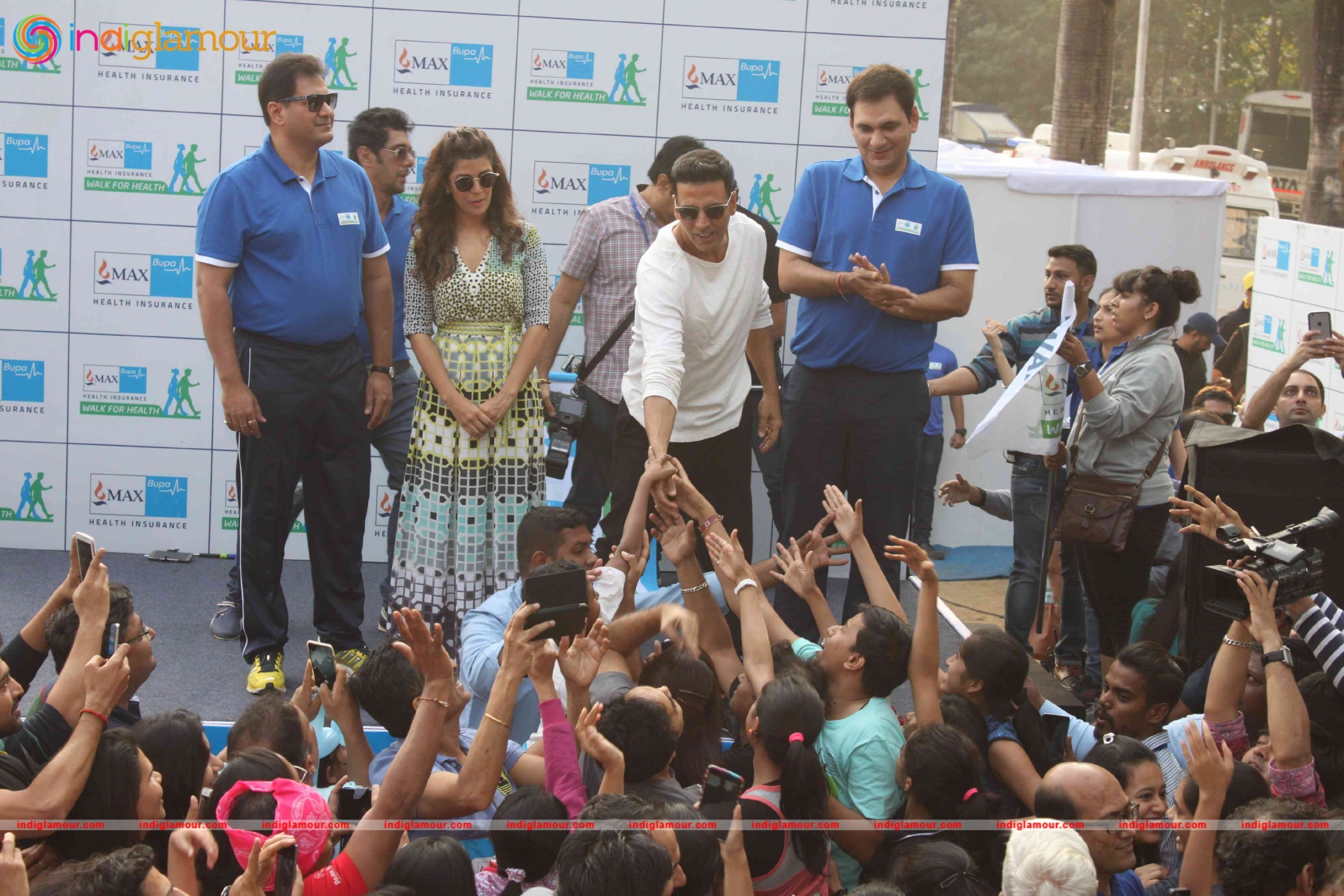 Akshay Kumar and Nimrat Kaur at 4th Max Bupa Walk for Health Event hd photo