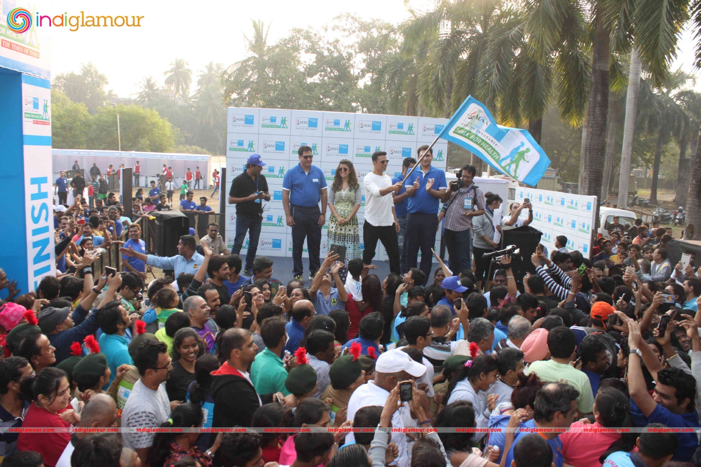 Akshay Kumar and Nimrat Kaur at 4th Max Bupa Walk for Health Event hd photo