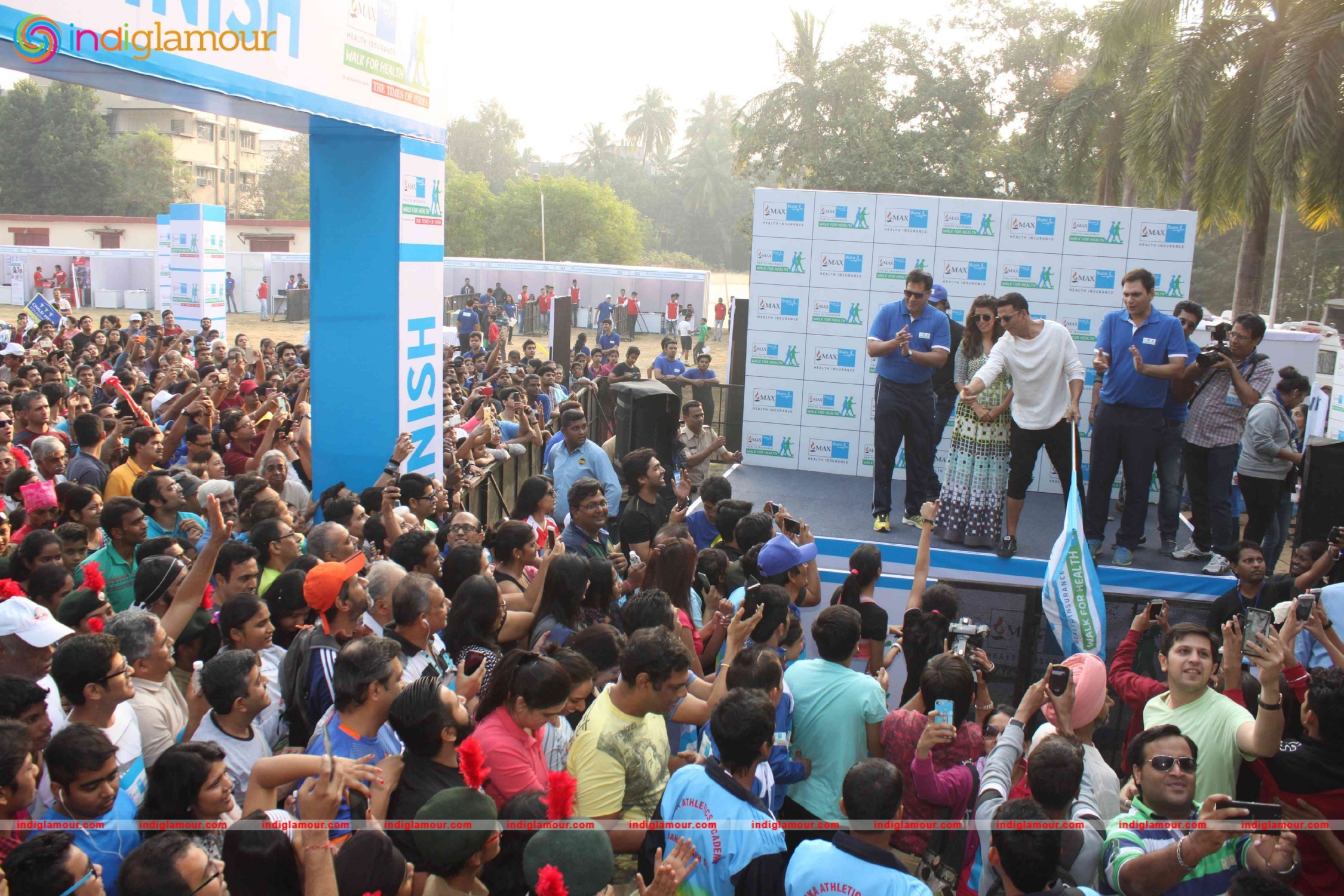 Akshay Kumar and Nimrat Kaur at 4th Max Bupa Walk for Health Event hd photo