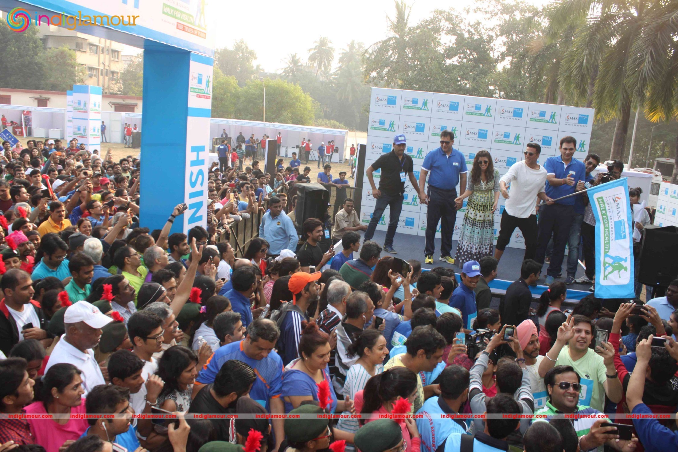Akshay Kumar and Nimrat Kaur at 4th Max Bupa Walk for Health Event hd photo