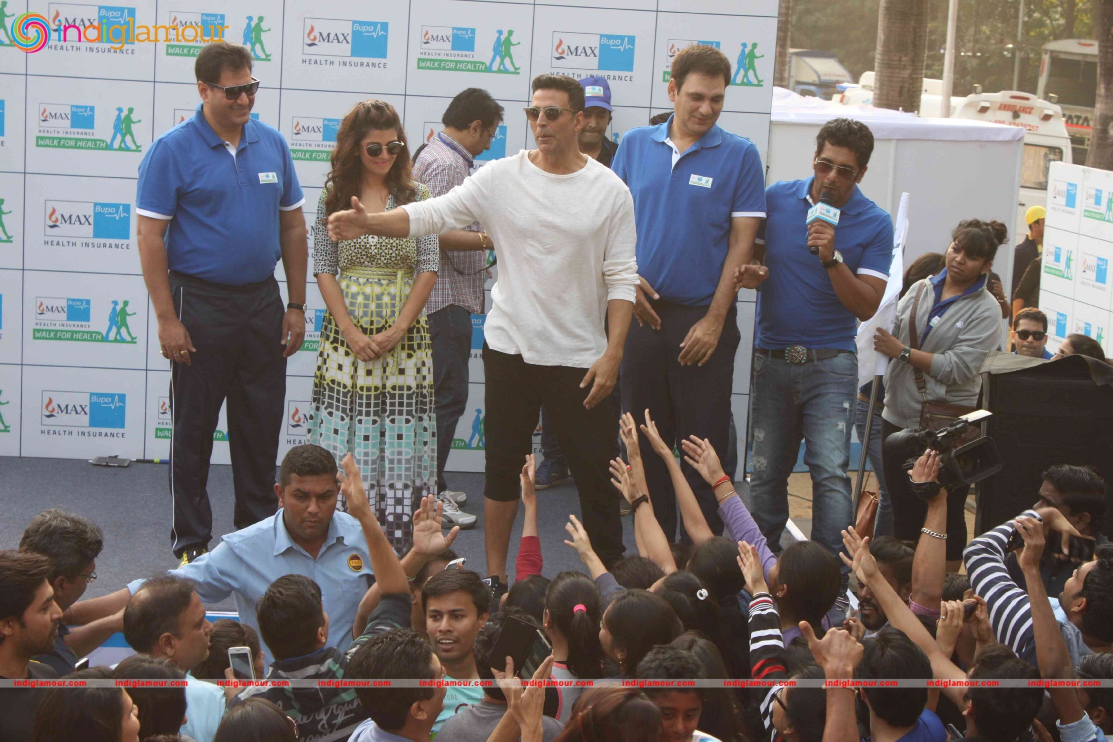Akshay Kumar and Nimrat Kaur at 4th Max Bupa Walk for Health Event hd photo
