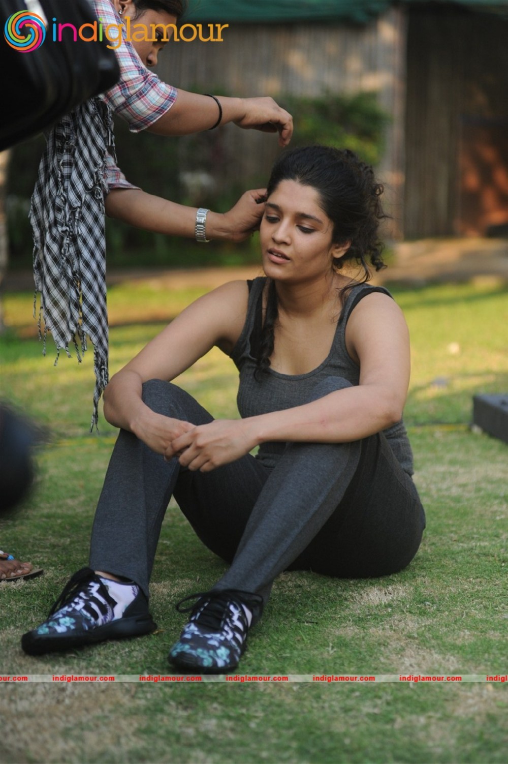 Film Saala Khadoos Lead Actress Ritika Singh Introduced by R Madhavan Event hd photo
