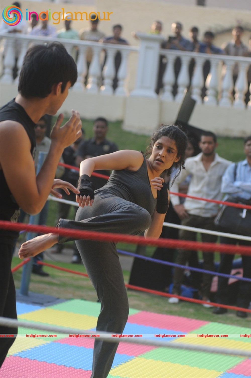Film Saala Khadoos Lead Actress Ritika Singh Introduced by R Madhavan Event hd photo