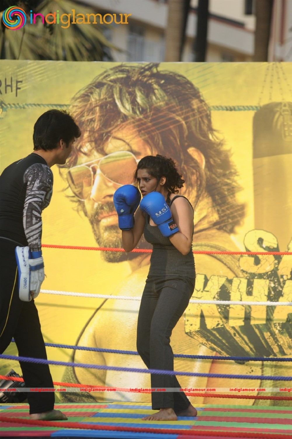Film Saala Khadoos Lead Actress Ritika Singh Introduced by R Madhavan Event hd photo
