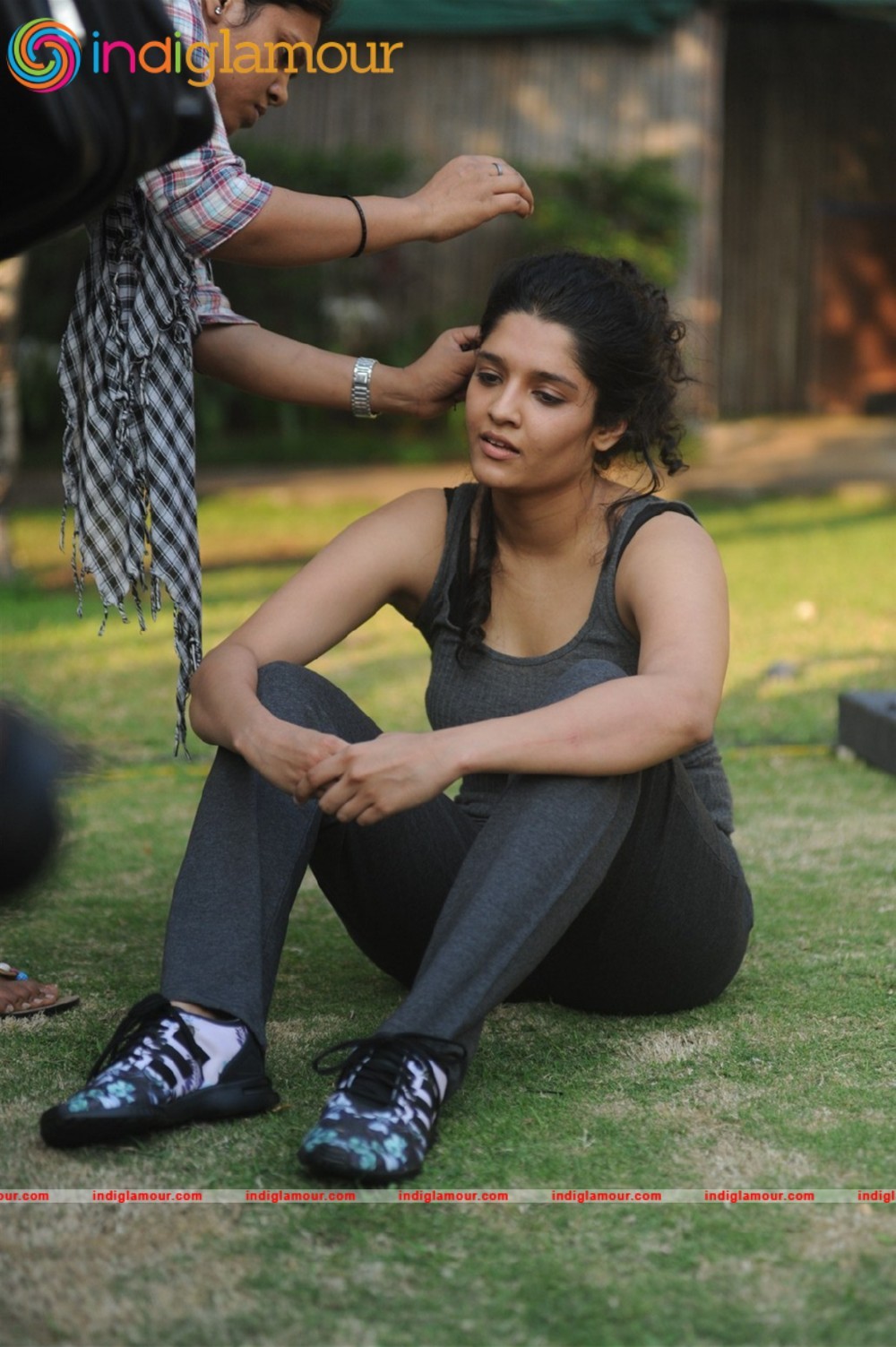 Film Saala Khadoos Lead Actress Ritika Singh Introduced by R Madhavan Event hd photo