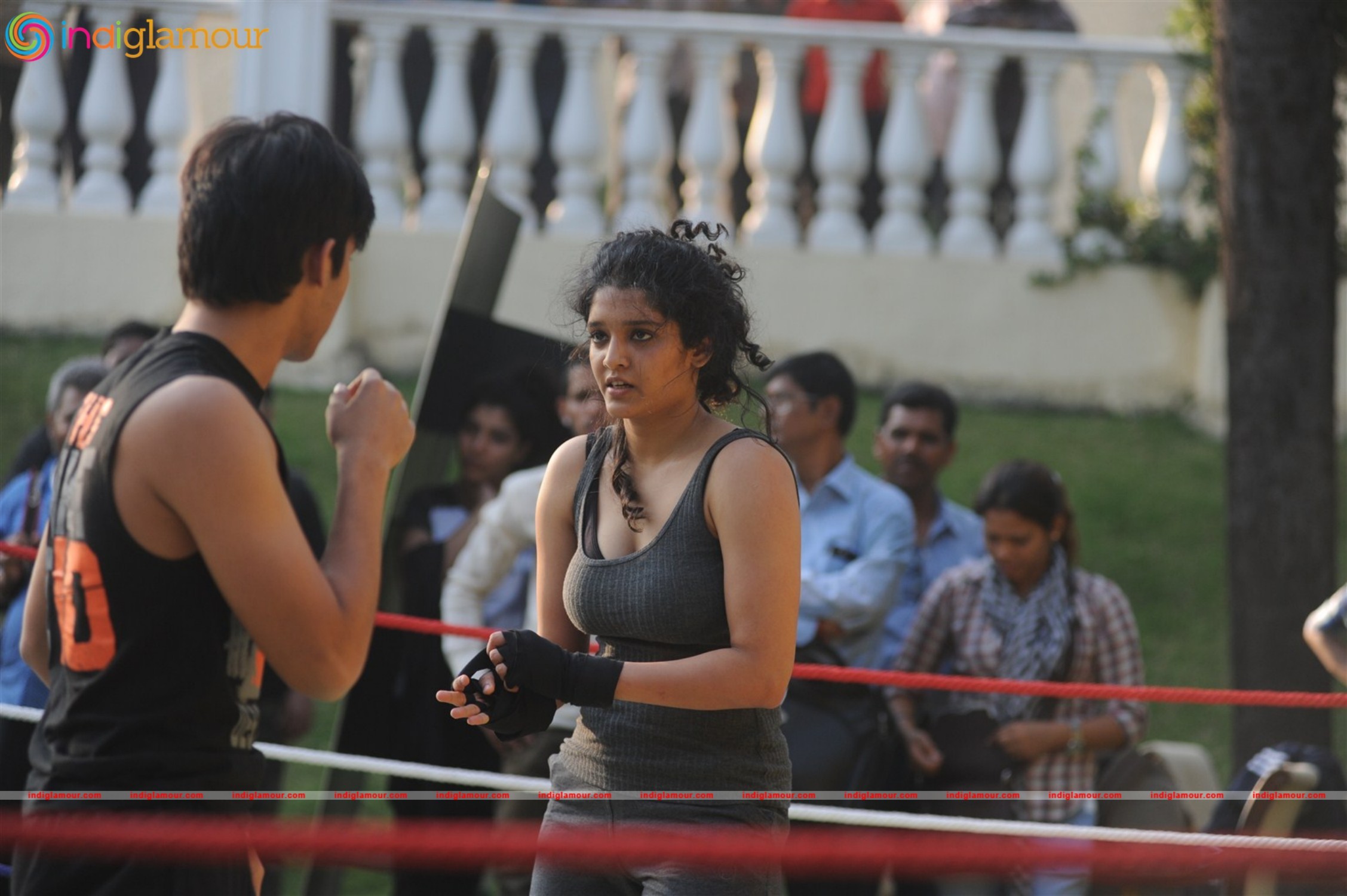 Film Saala Khadoos Lead Actress Ritika Singh Introduced by R Madhavan Event hd photo