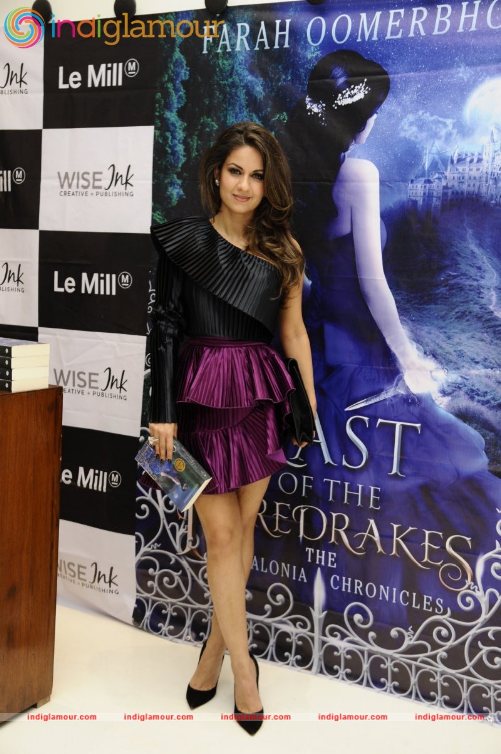 Author Farah Oomerbhoy Unveiled her Debut Novel The Last Of The Firedrakes Event hd photo