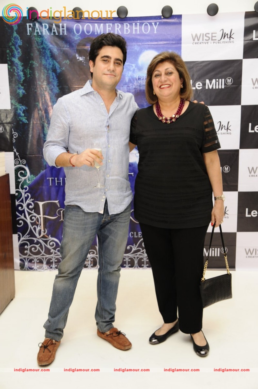 Author Farah Oomerbhoy Unveiled her Debut Novel The Last Of The Firedrakes Event hd photo