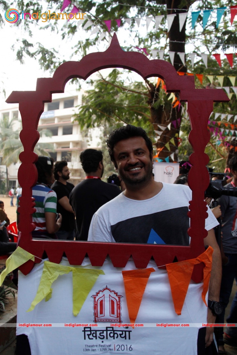 Imtiaz Ali and Vikas Bahl inaugurated Khidkiyaan Theatre Festival on the day of Lohri Event hd photo