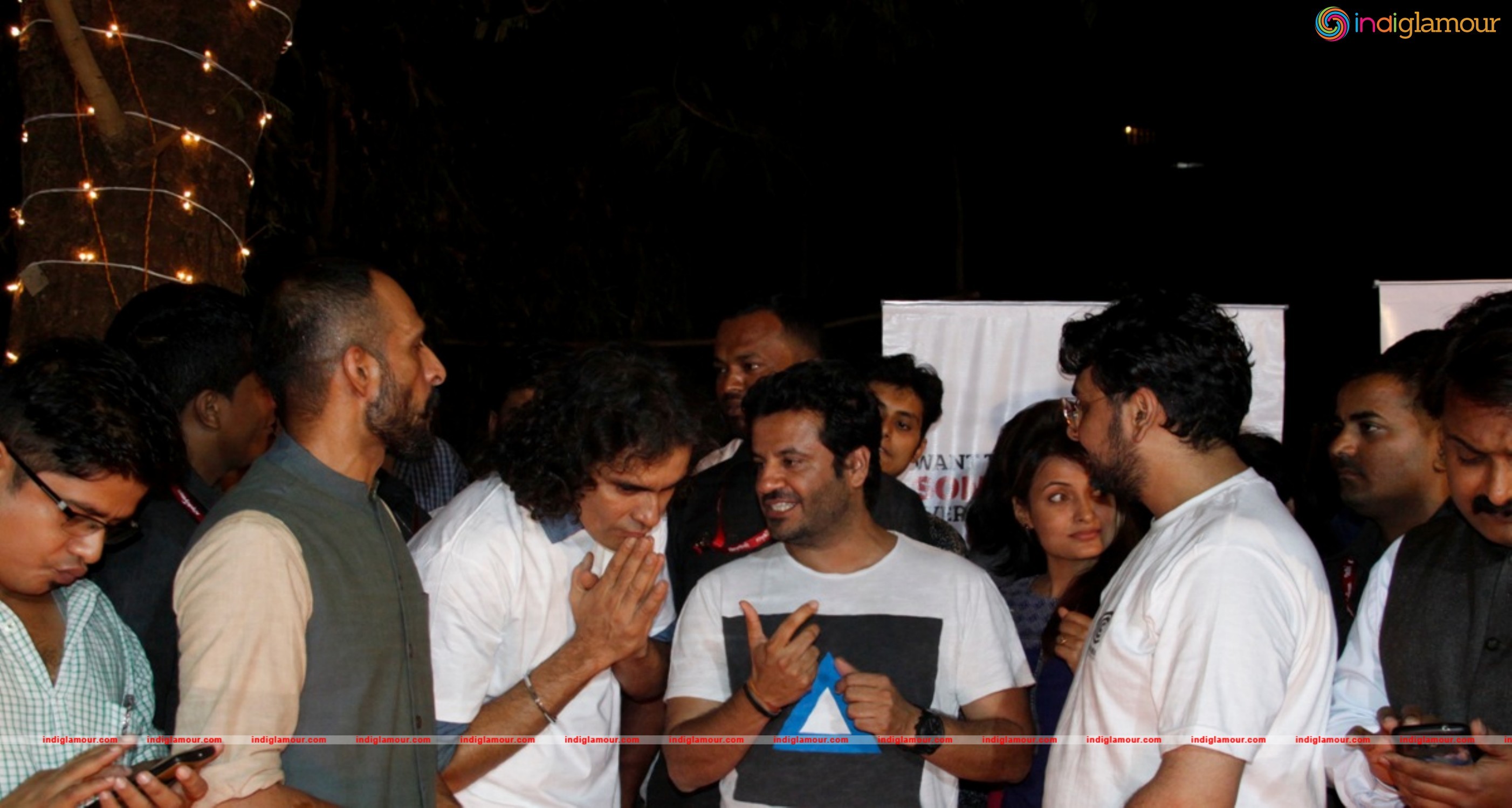 Imtiaz Ali and Vikas Bahl inaugurated Khidkiyaan Theatre Festival on the day of Lohri Event hd photo