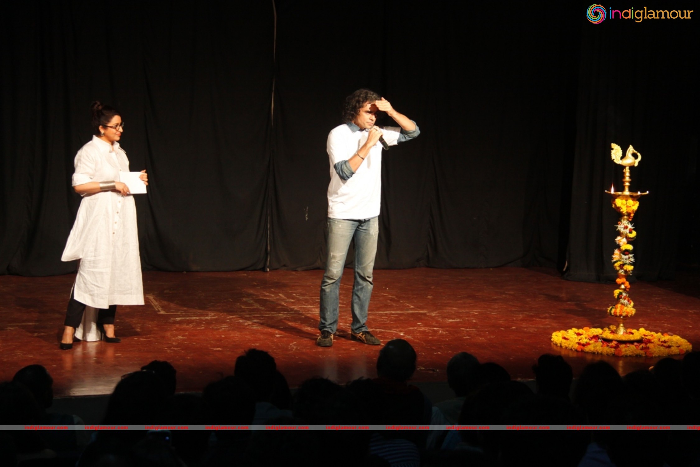 Imtiaz Ali and Vikas Bahl inaugurated Khidkiyaan Theatre Festival on the day of Lohri Event hd photo