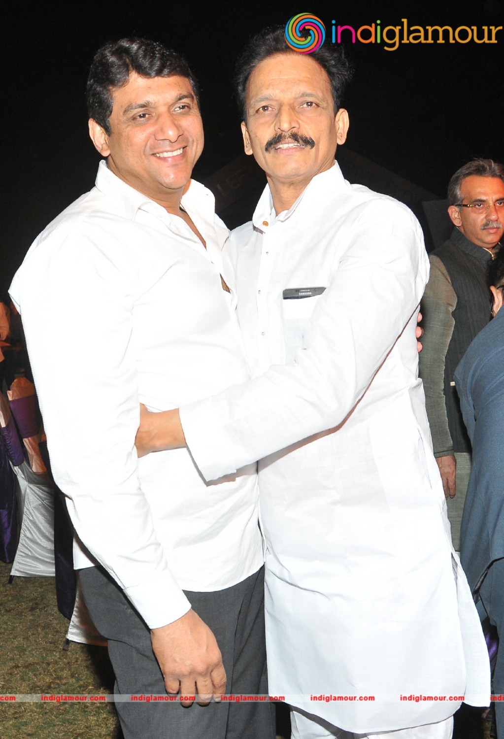 Designer Manali Jagtap Shoor and Vicky Shoor Hosts an Evening Celebration Event hd photo
